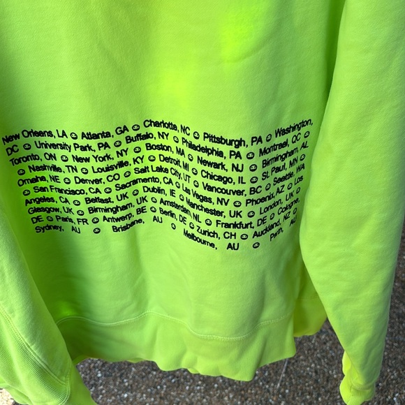 Billie Eilish Concert Sweatshirt - Picture 3 of 6